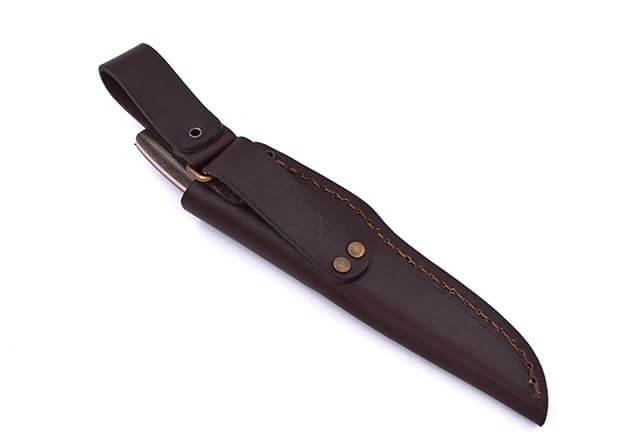 Coltello Bushcraft Brisa Trapper 95 scandi con manico in micarta verde e fodero bushcraft con selce