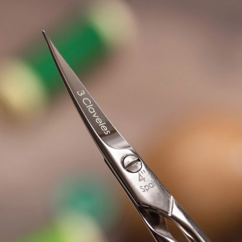 3 Claveles 4" gebogene Stickschere